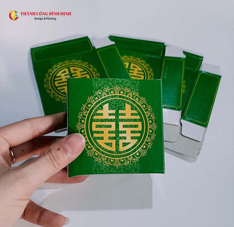 Mẫu hộp vuông họa tiết truyền thống